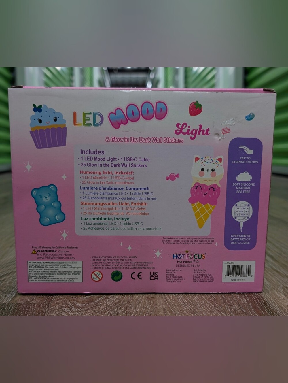 Hot Focus Sugar Crush LED Mood Light Bear Tap Lamp NIB Sealed Glow Dark Stickers - Picture 2 of 7